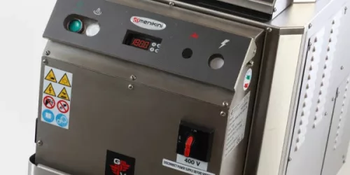 dezinfectare cu abur uscat în spațiu medical cu MENIKINI STEAM MASTER PLUS 19,5 SH