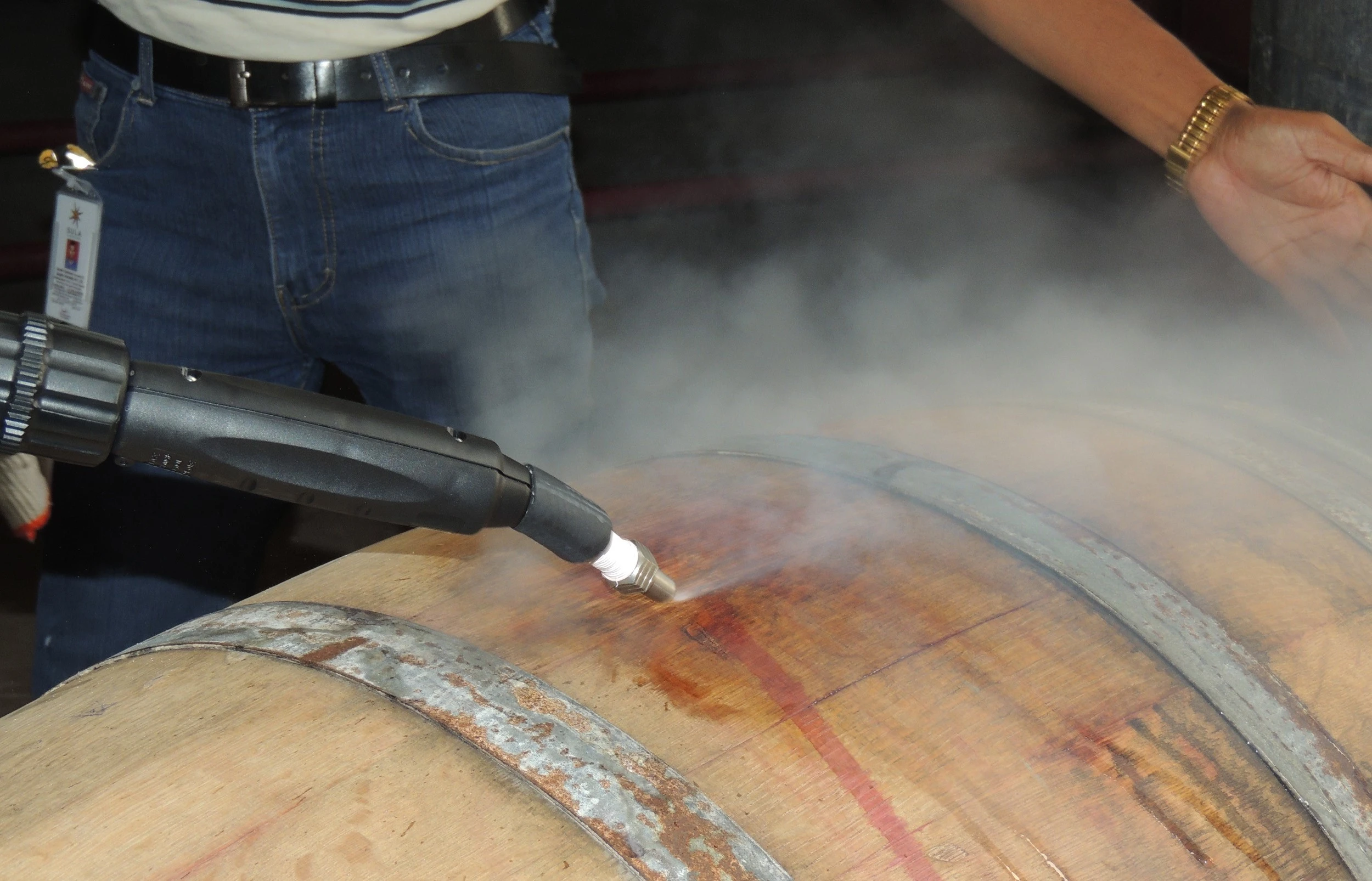 Cum să-ți transformi pasiunea pentru vin într-o afacere strălucită cu Fortador Barrel Cleaner